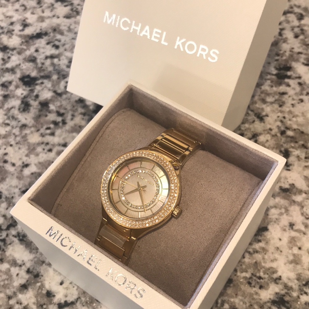 NWT Michael Kors Kerry Bracelet Watch